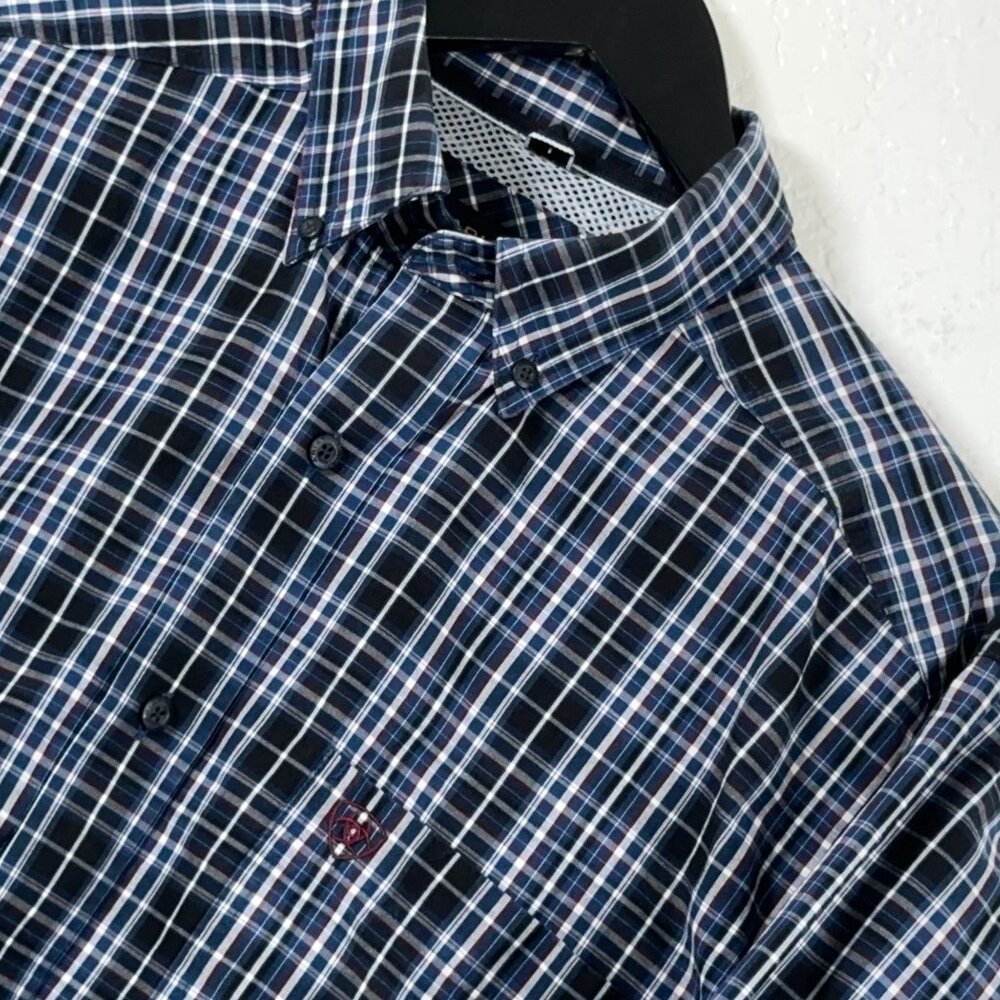 Ariat Pro Series L/S Button Shirt in Blue Plaid Men's Size M